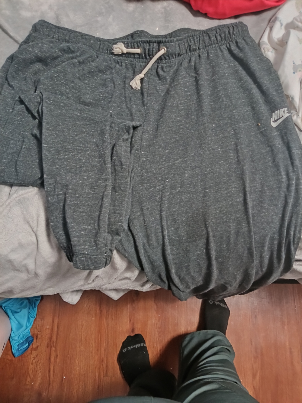 Nike Charcoal Heather Jogger Sweatpants Capris